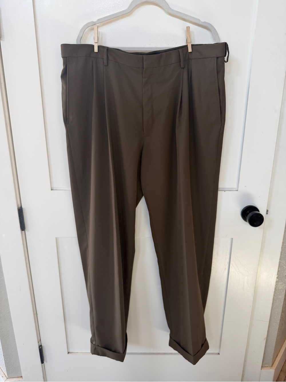 Haggar 42 x 32 Men's Tailored Dress Pants in Dark Brown Classic Fit